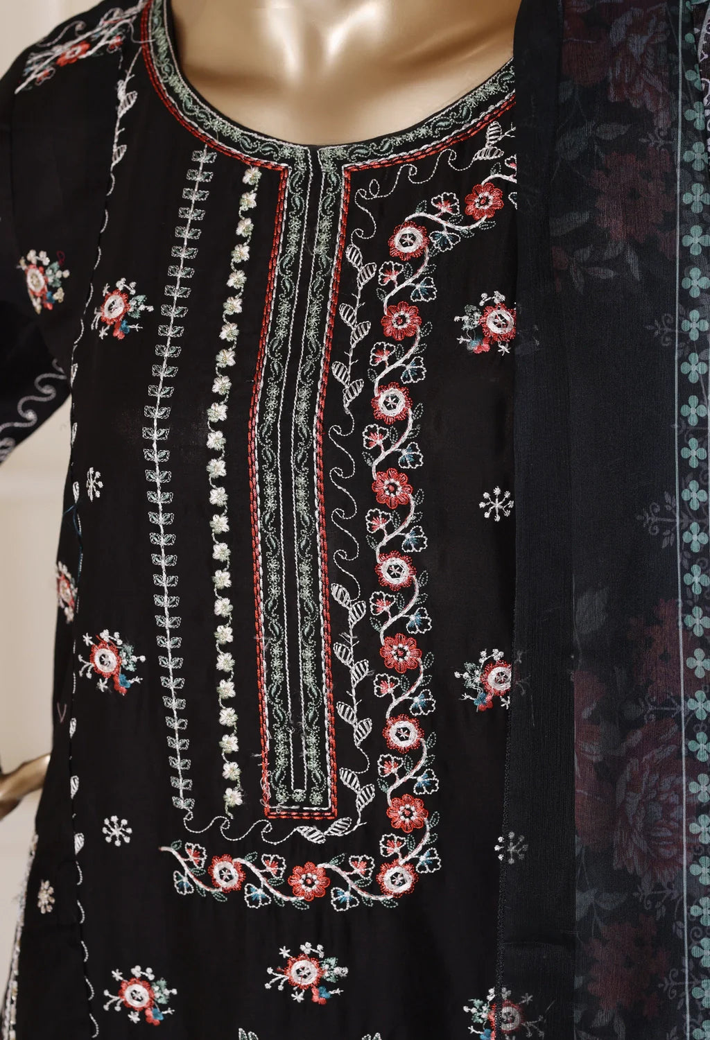 Binsaeed Plain Cotton 3 Piece Embroidered D2565