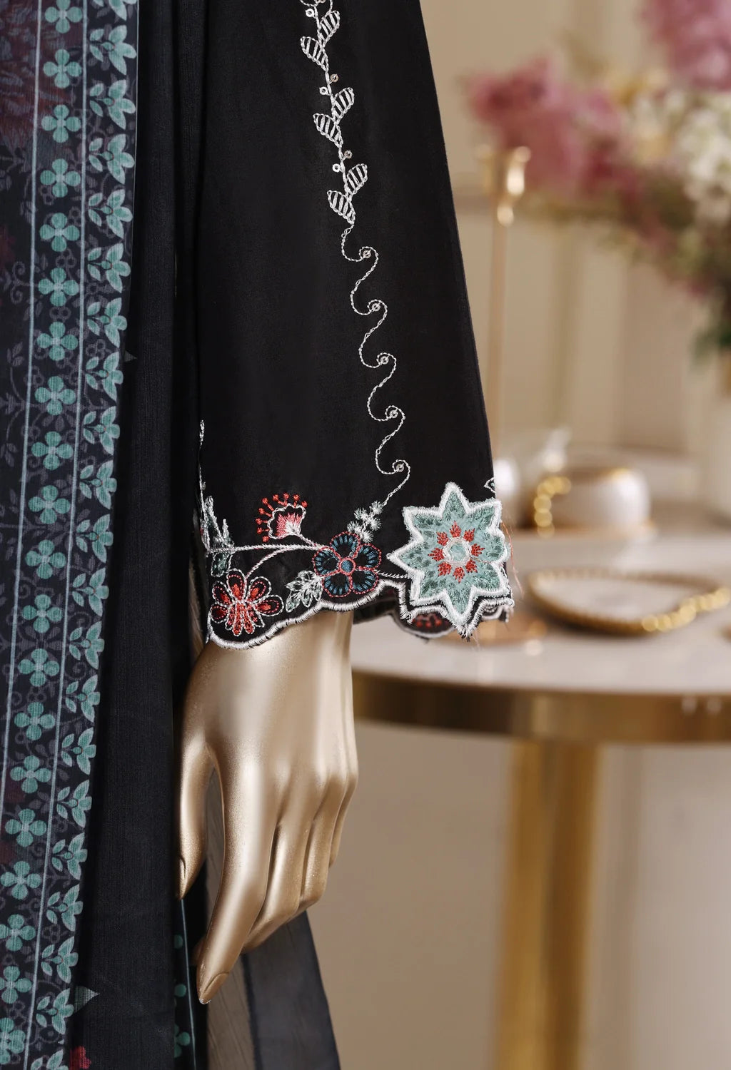 Binsaeed Plain Cotton 3 Piece Embroidered D2565