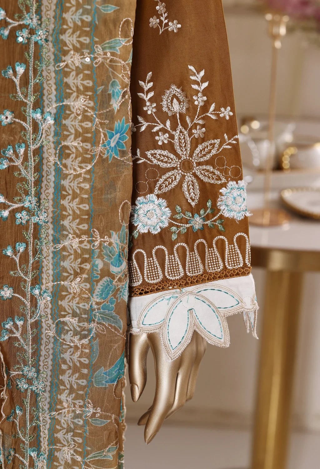 Binsaeed Plain Cotton 3 Piece Embroidered D2570